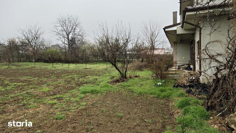 Casă cu Teren 1856 Mp în Central