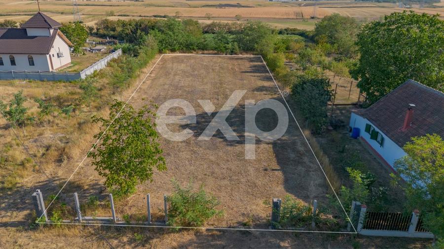 Teren Construcții intravilan de 1363 mp, în Chișirid