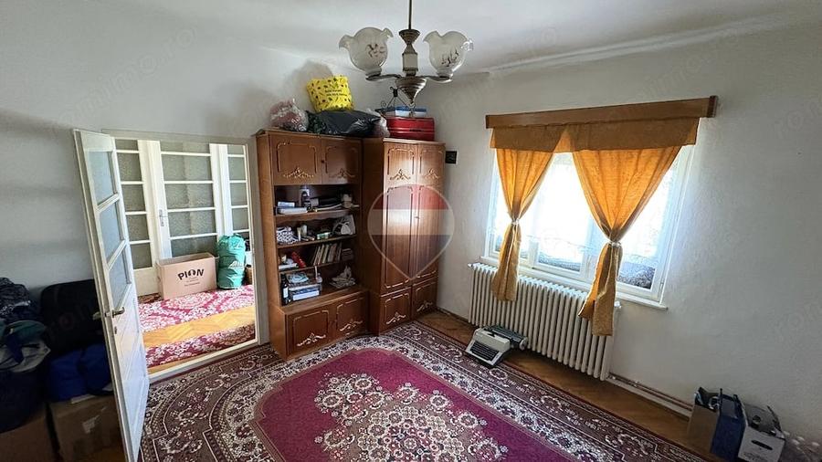Casă cu 5 camere cu Teren 716 Mp în Sud