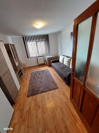 Garsonieră decomandată în Iris