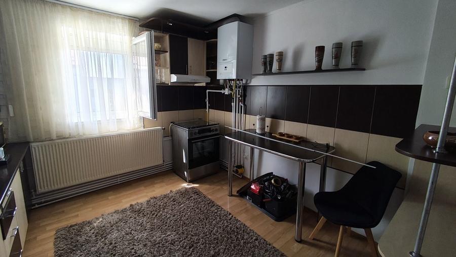 Apartament cu 2 camere semidecomandat în Chișoda