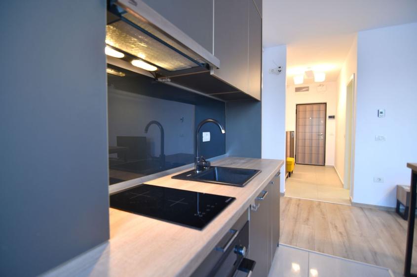 Apartament cu 3 camere semidecomandat, mobilat în Aradului