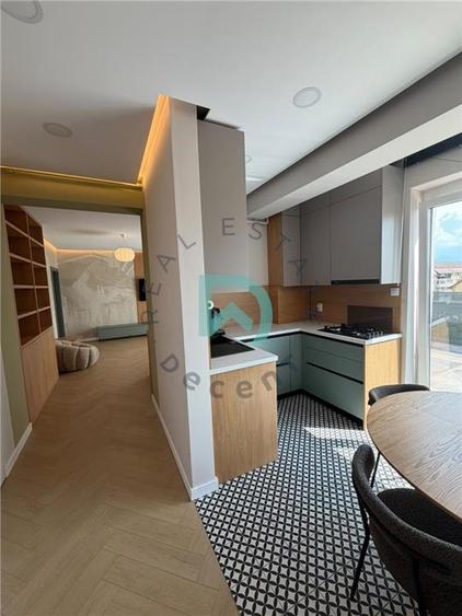Apartament cu 3 camere decomandat, mobilat în Central