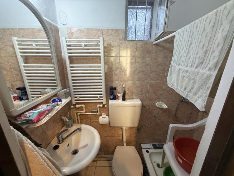 Casă individuală cu 3 camere cu Canalizare în Central