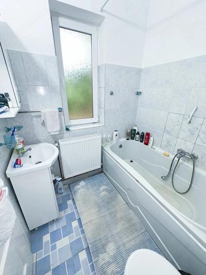 Casă cu 3 camere cu Teren 8000 Mp în Central