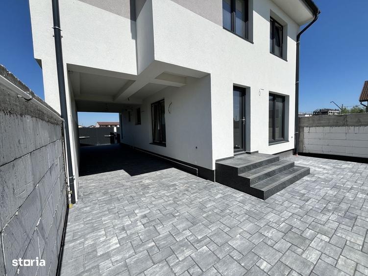 Casă cu 4 camere în Șelimbăr