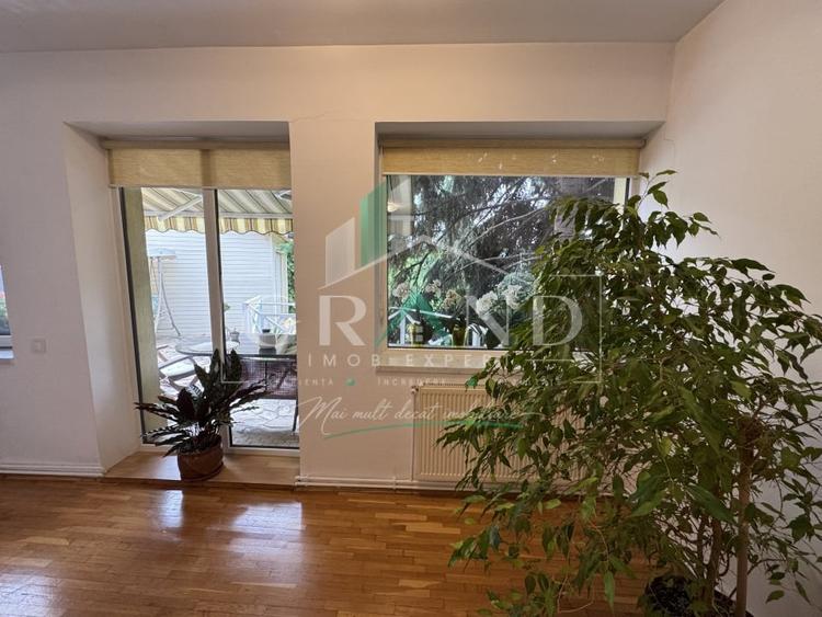 Casă individuală cu 4 camere cu Canalizare în Dâmbul Rotund