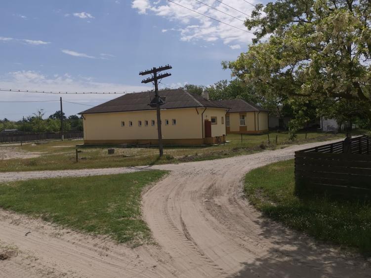 Teren intravilan de 2300 mp, în