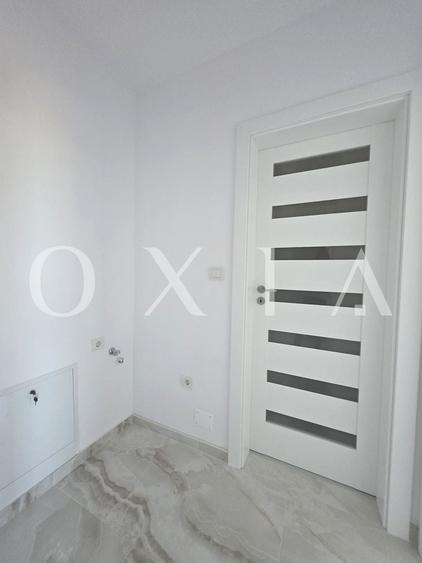 Apartament cu 3 camere semidecomandat în Giroc
