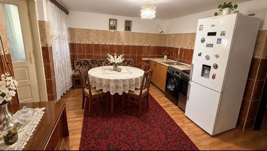 Casă cu 4 camere în Central