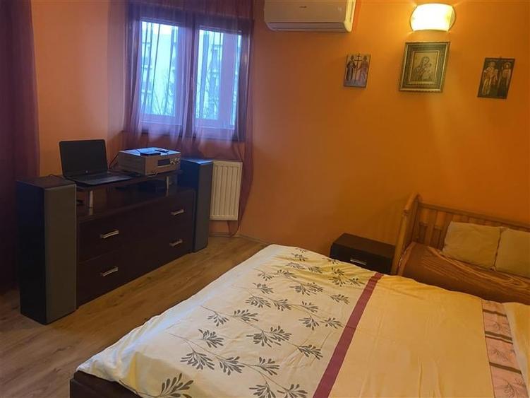 Apartament cu 4 camere decomandat, mobilat în Central