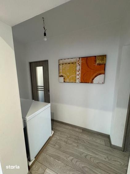 Casă cu 7 camere cu Teren 670 Mp în Recea