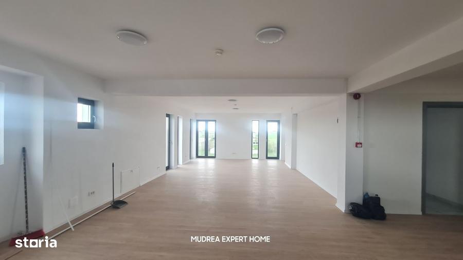 Spațiu comercial, de 150 mp, în Tunari