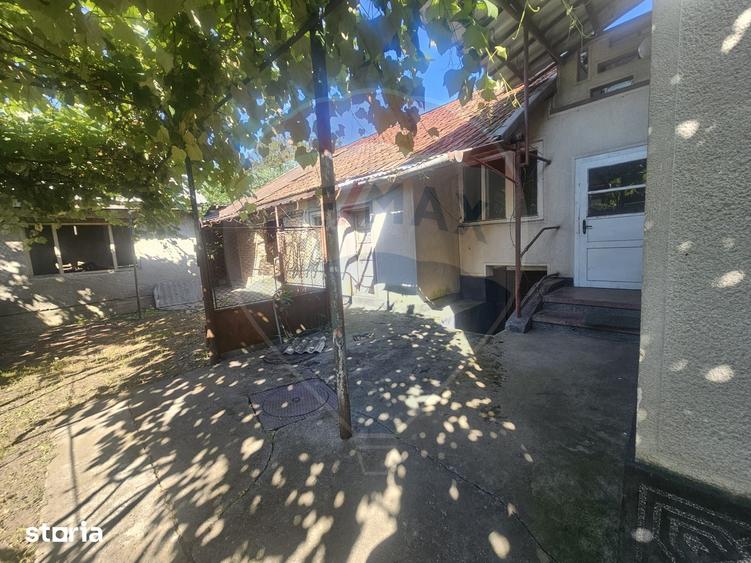 Casă cu 6 camere cu Teren 250 Mp în Central