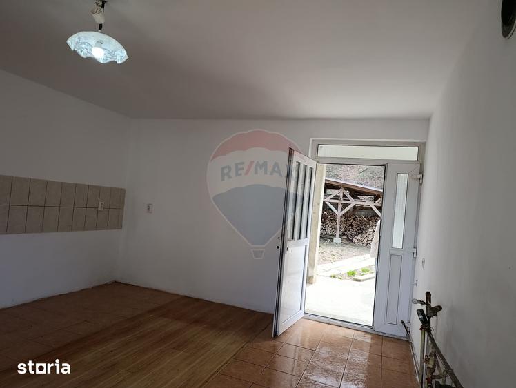 Casă cu 3 camere cu Teren 352 Mp în Central