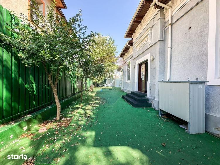 Spațiu comercial, de 300 mp, în Central
