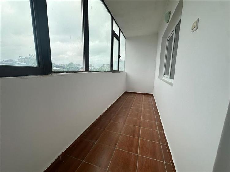 Apartament cu 5 camere decomandat în Gară