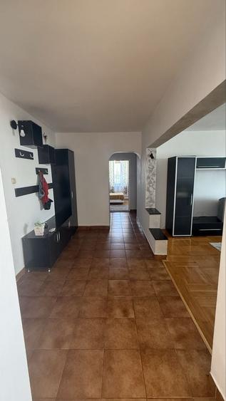 Apartament cu 3 camere în Unirii Sud