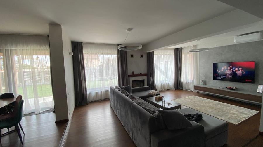 Casă individuală cu 5 camere cu Canalizare în Păcii