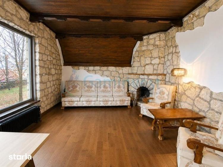 Casă cu 4 camere cu Teren 2882 Mp în Central