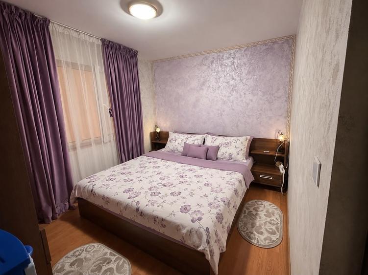 Apartament cu 3 camere semidecomandat în Runcu