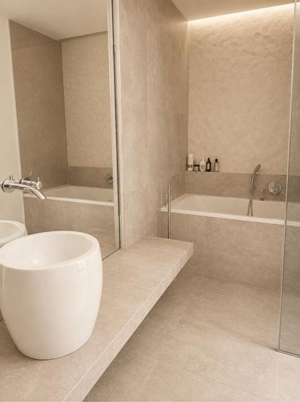Apartament cu 3 camere decomandat în Exterior Vest