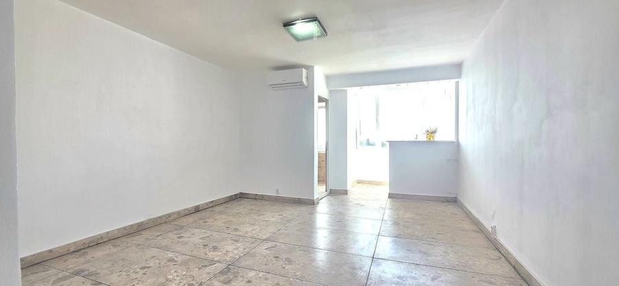 Garsonieră decomandată în Far