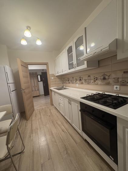 Apartament cu 3 camere decomandat, mobilat în Drumul Taberei