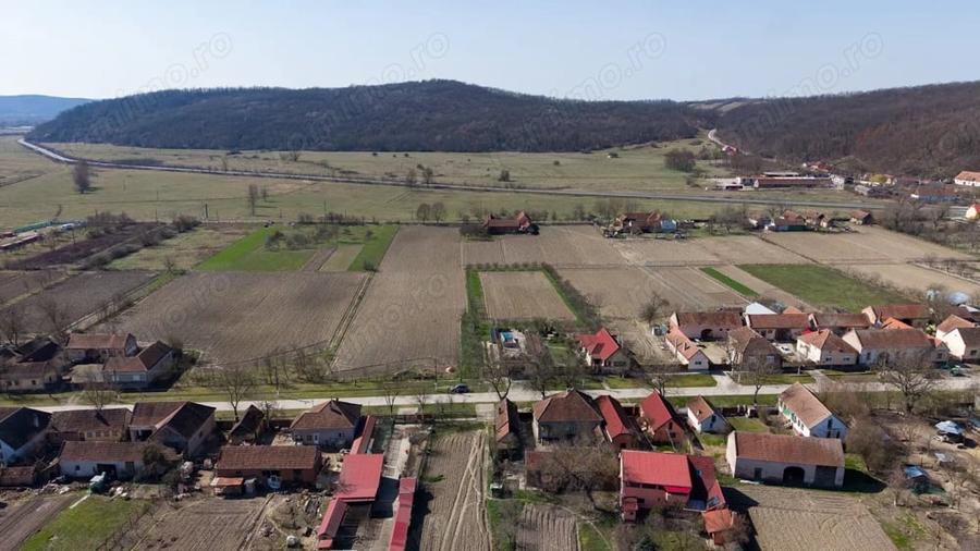 Teren de 2970 mp, în Odvoș