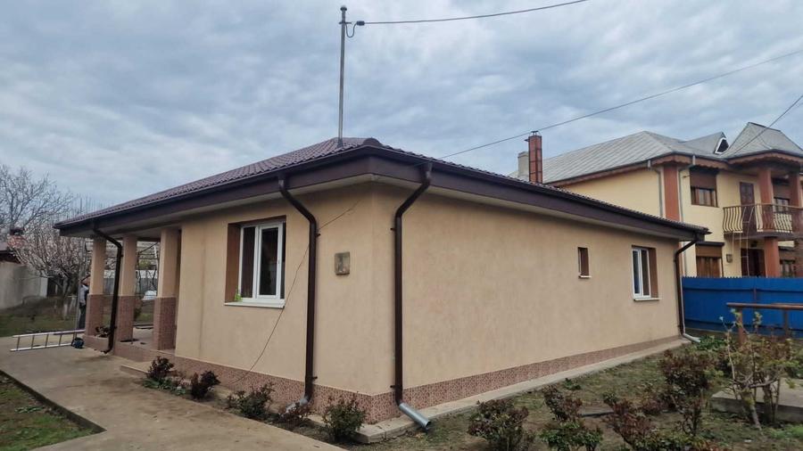 Casă cu 4 camere în Șendreni