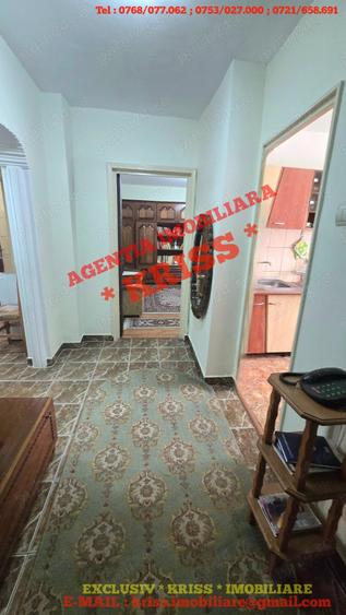 Apartament cu 3 camere decomandat în Găvana