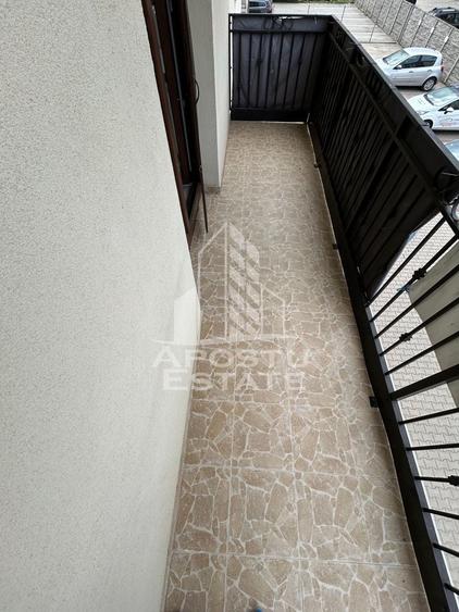 Apartament cu 3 camere semidecomandat, mobilat în Giroc