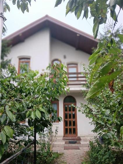 Casă individuală cu 5 camere cu Canalizare în Copou