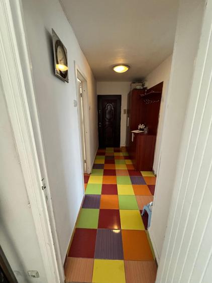 Apartament cu 4 camere decomandat, mobilat în Odobescu