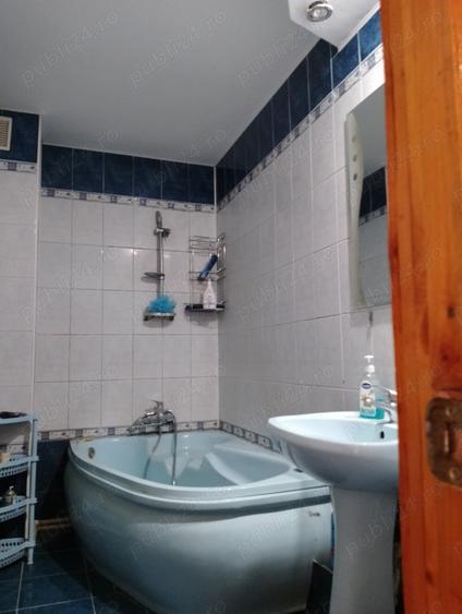 Apartament cu 3 camere decomandat în Tisău