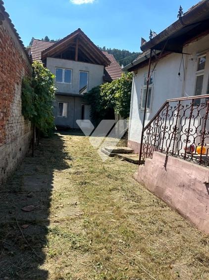 Casă individuală cu 4 camere cu Canalizare în Săliște