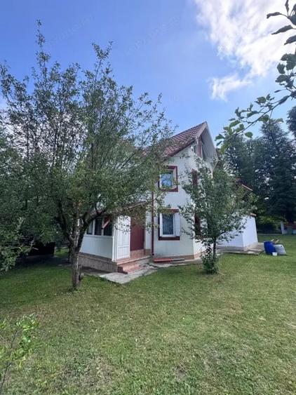 Casă cu Teren 1153 Mp în Solca