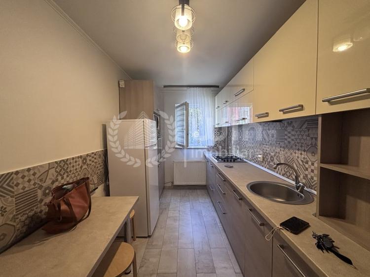 Apartament cu 3 camere semidecomandat, mobilat în Mănăștur