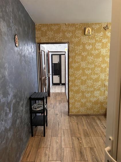 Apartament cu 3 camere decomandat în Exterior Vest