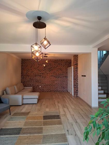 Casă cu 4 camere cu Teren 475 Mp în Câmpului