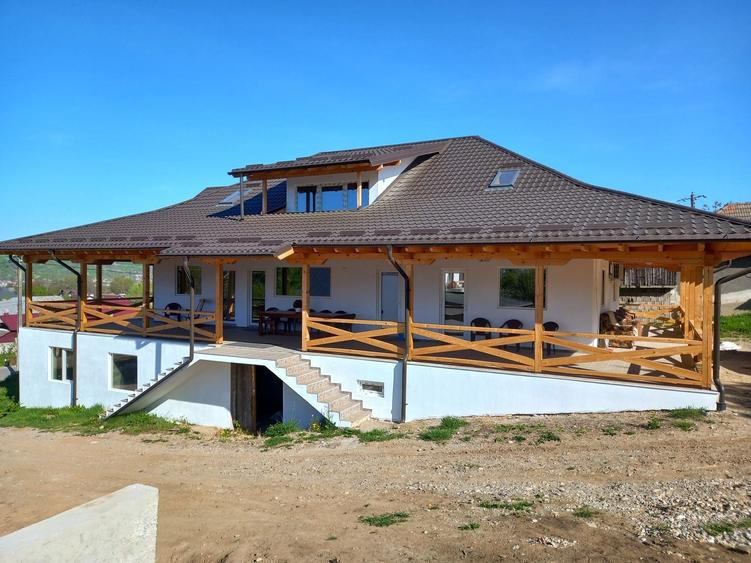 Casă cu 4 camere în Bela