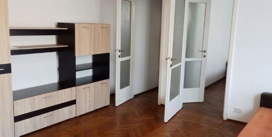 Apartament cu 2 camere semidecomandat, mobilat în Calea Victoriei