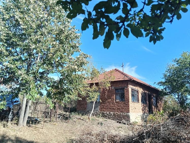 Casă cu 1 camere cu Teren 6700 Mp în Târnava
