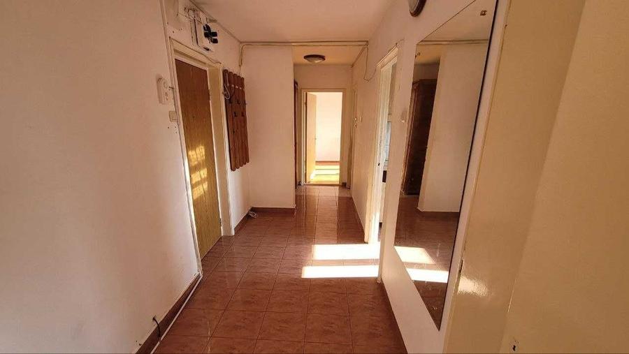 Casă cu 2 camere decomandat în Central