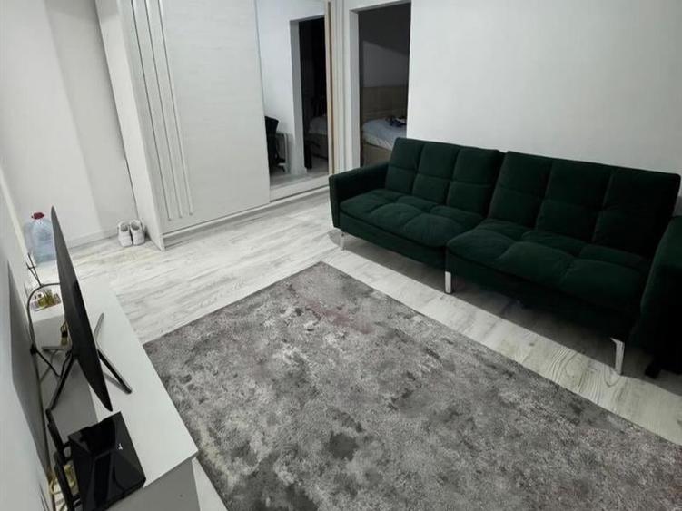 Apartament cu 2 camere semidecomandat, mobilat în Valea Rosie