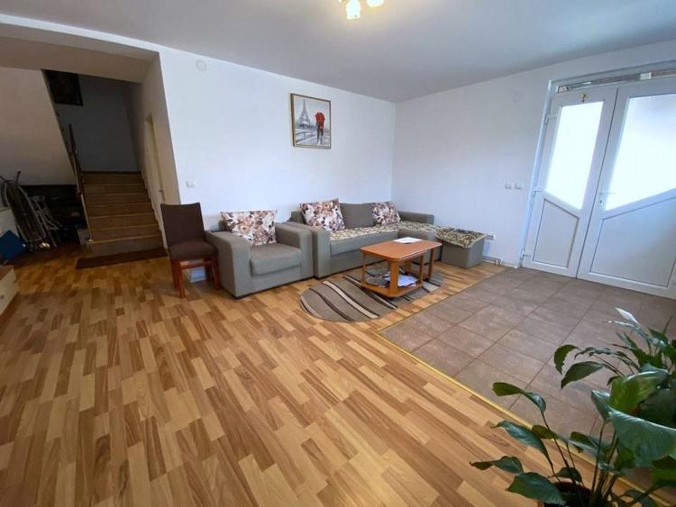 Casă individuală cu 5 camere cu Canalizare în Șelimbăr