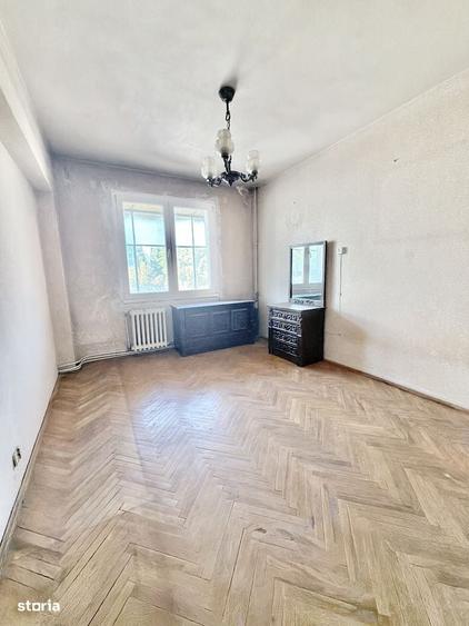 Apartament cu 3 camere decomandat în Tudor