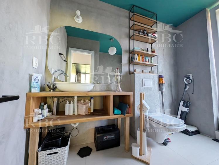 Penthouse cu 3 camere decomandat în Grigorescu