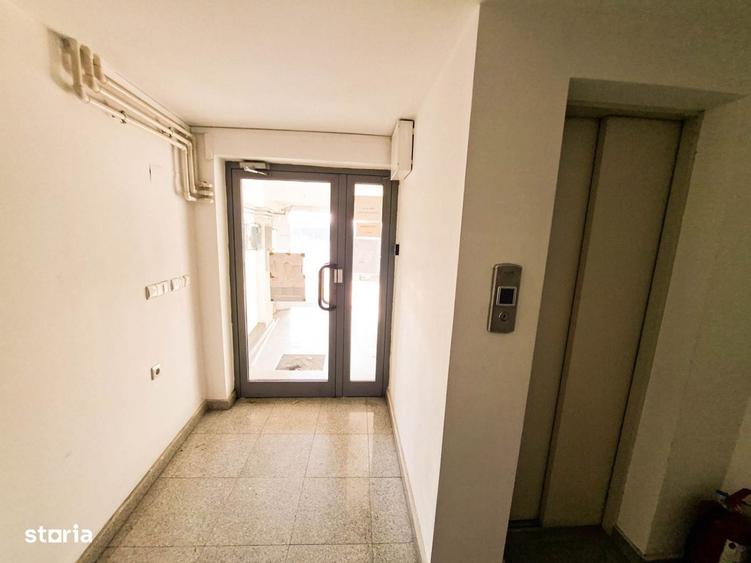 Spațiu comercial, de 533 mp, în Andronache