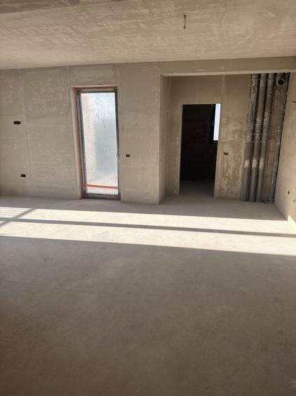 Apartament cu 3 camere în Careiului